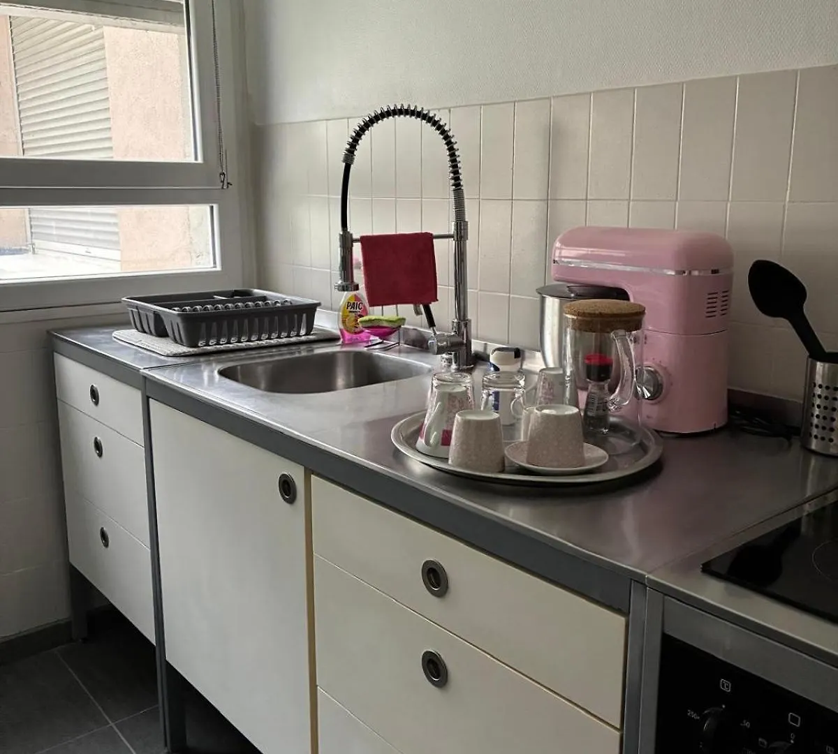 Appartement Bron 0*,